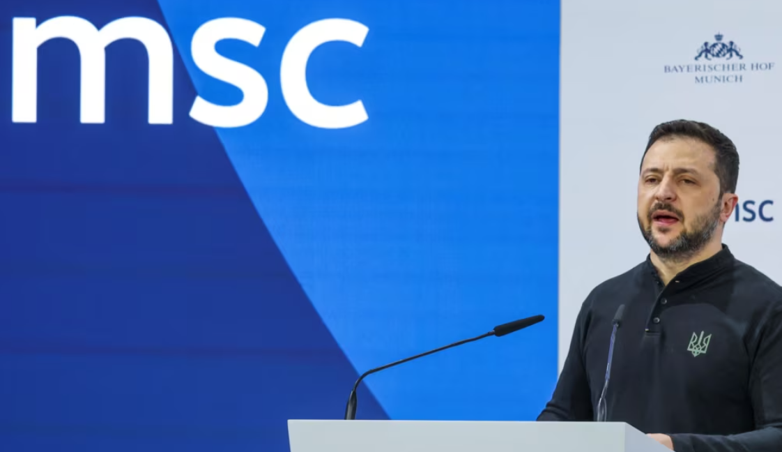 Зеленський жорстко пройшовся по Обрану: відрощує живіт, а не армію